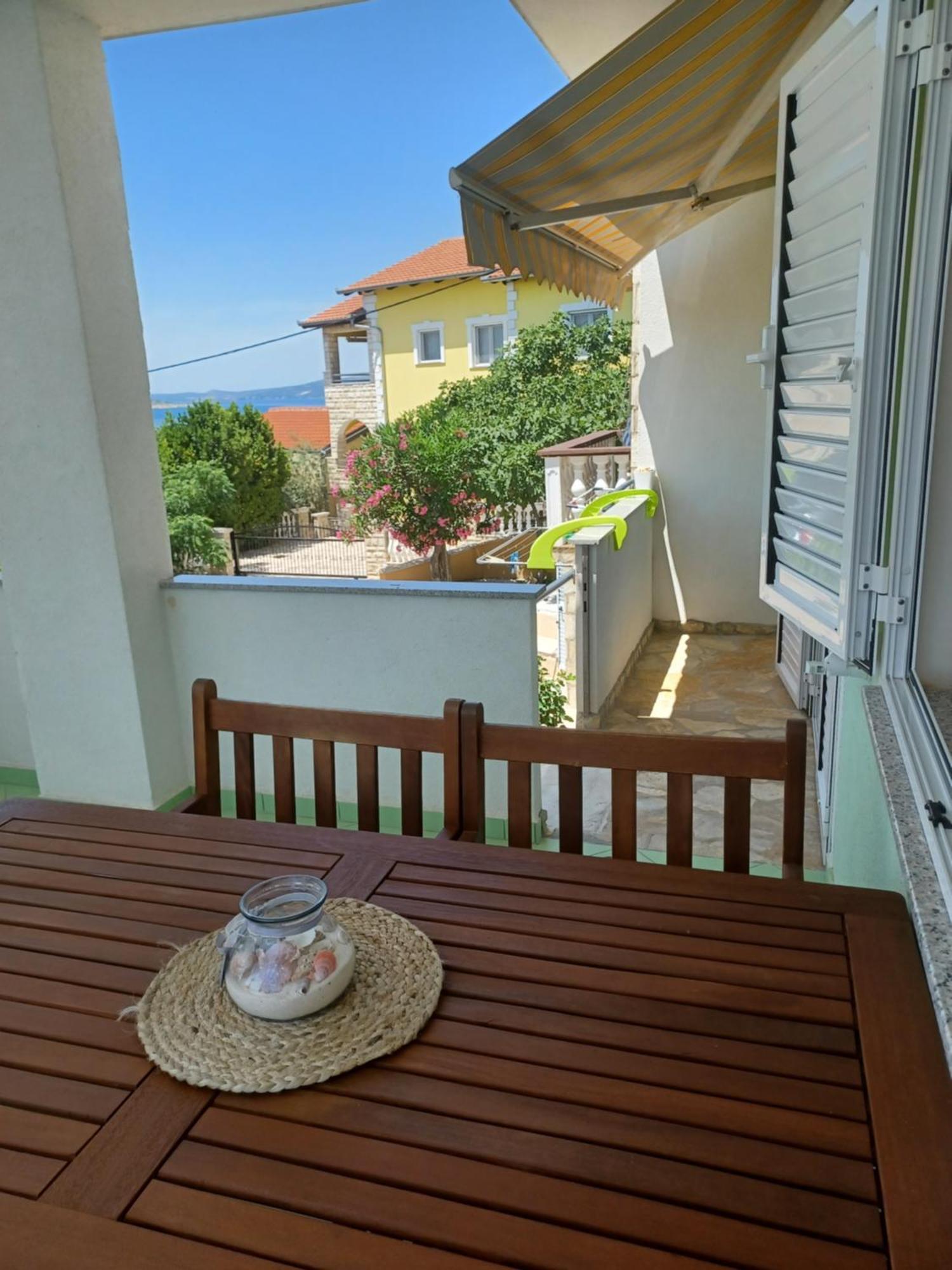 Apartmani Ana - Meka Draga Obrovac Exterior foto